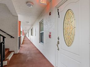 150 S Hollybrook Ter 201, Pembroke Pines FL 33025