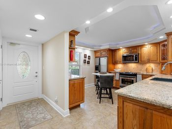150 S Hollybrook Ter