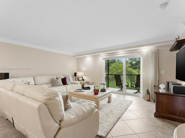 150 S Hollybrook Ter 201, Pembroke Pines FL 33025