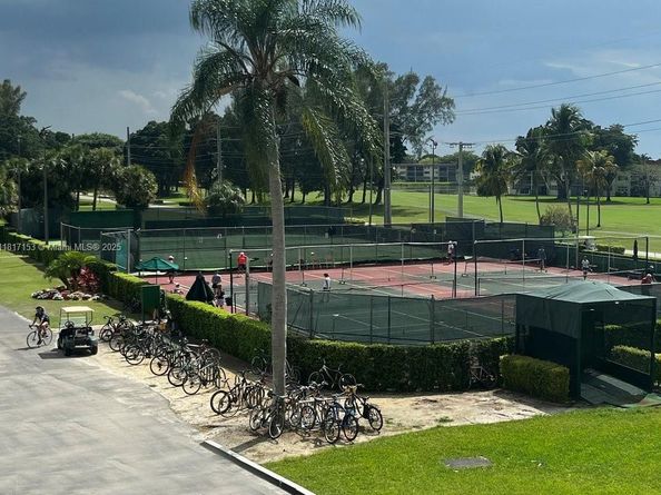 150 S Hollybrook Ter 201, Pembroke Pines FL 33025