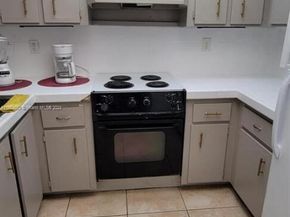 6960 Miami Gardens Dr 2525, Hialeah FL 33015