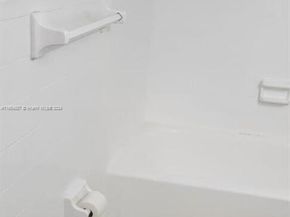 6960 Miami Gardens Dr 2525, Hialeah FL 33015