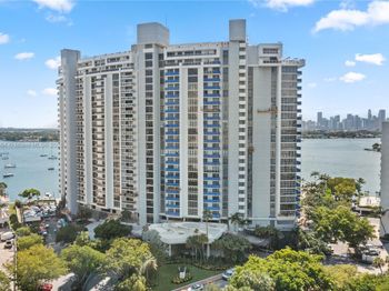 9 Island Ave