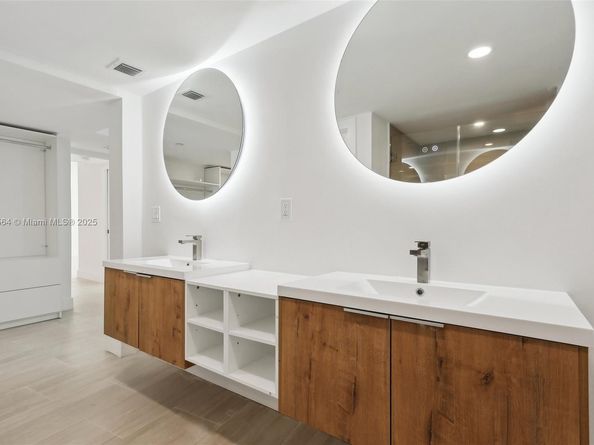 9 Island Ave 1209, Miami Beach FL 33139