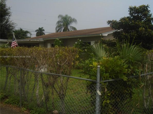 6791 Hope St, Hollywood FL 33024