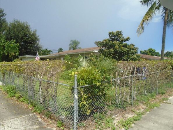 6791 Hope St, Hollywood FL 33024