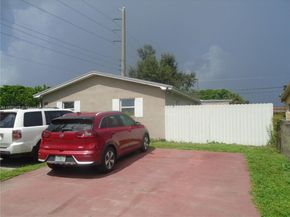 6791 Hope St, Hollywood FL 33024