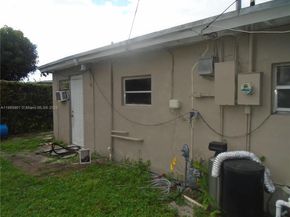 6791 Hope St, Hollywood FL 33024