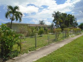 6791 Hope St, Hollywood FL 33024