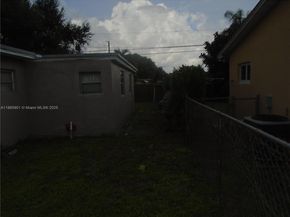 6791 Hope St, Hollywood FL 33024