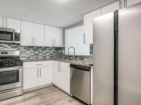 17901 NW 68th Ave Q102, Hialeah FL 33015