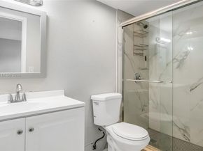 17901 NW 68th Ave Q102, Hialeah FL 33015