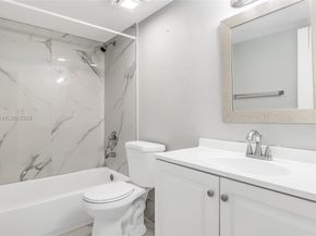 17901 NW 68th Ave Q102, Hialeah FL 33015