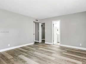 17901 NW 68th Ave Q102, Hialeah FL 33015