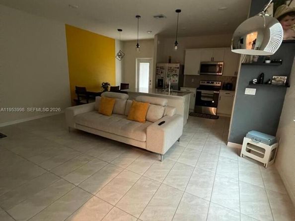 3235 N Watercress Dr, Lauderdale Lakes FL 33311