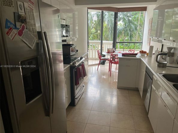 2000 Island Blvd 405, Aventura FL 33160