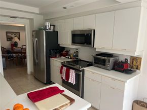 2000 Island Blvd 405, Aventura FL 33160