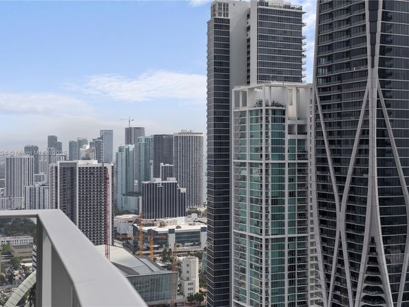 851 NE 1st Ave 3907, Miami FL 33132