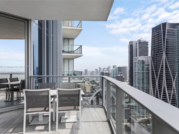 851 NE 1st Ave 3907, Miami FL 33132