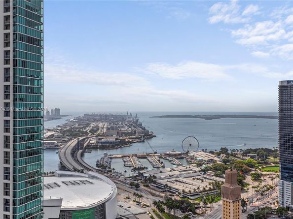 851 NE 1st Ave 3907, Miami FL 33132