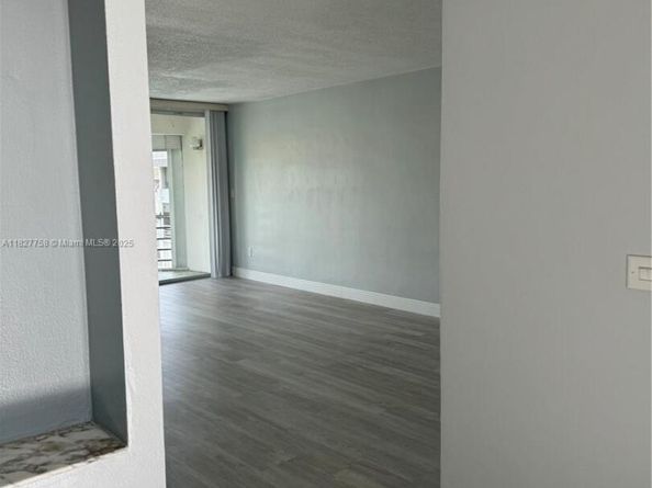 1398 NE 191st St C305, Miami FL 33179