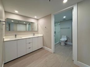 520 Brickell Key Dr A1010, Miami FL 33131
