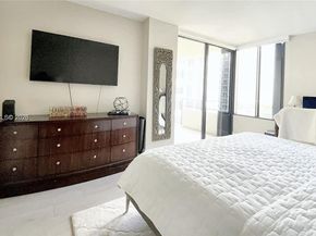 520 Brickell Key Dr A1010, Miami FL 33131