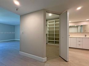 520 Brickell Key Dr A1010, Miami FL 33131