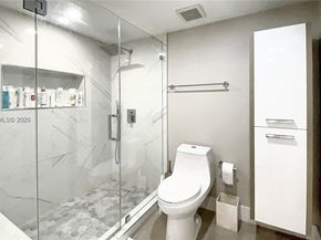 520 Brickell Key Dr A1010, Miami FL 33131