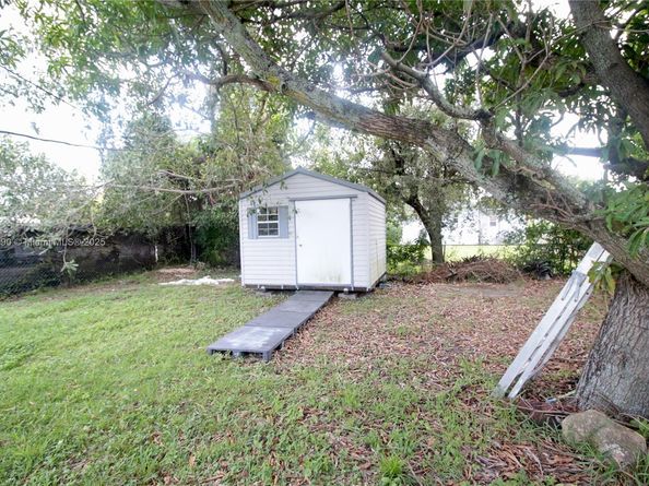 2830 NW 66th St, Miami FL 33147