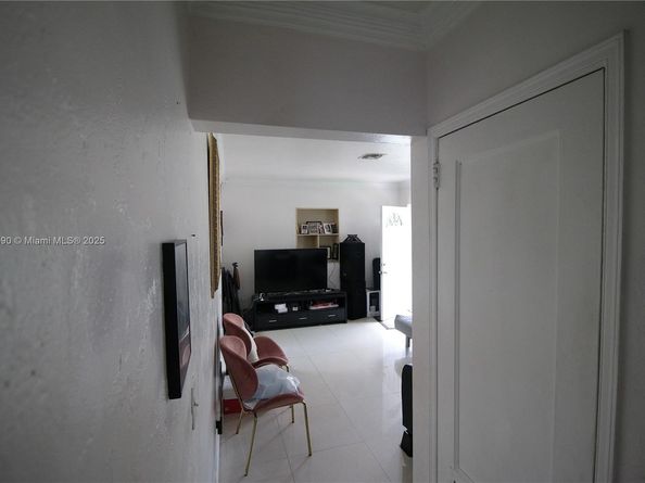 2830 NW 66th St, Miami FL 33147