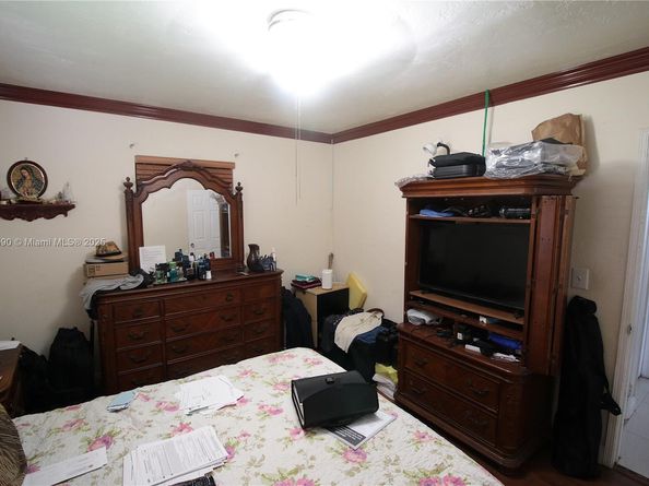 2830 NW 66th St, Miami FL 33147