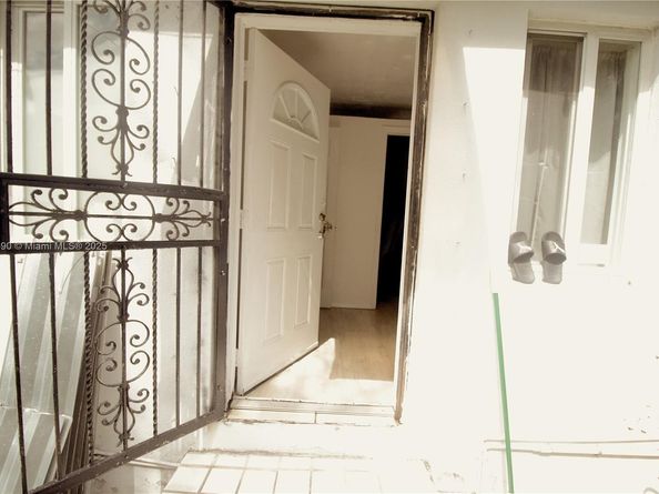 2830 NW 66th St, Miami FL 33147