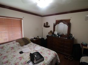 2830 NW 66th St, Miami FL 33147