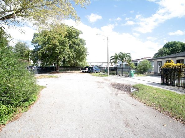 2830 NW 66th St, Miami FL 33147