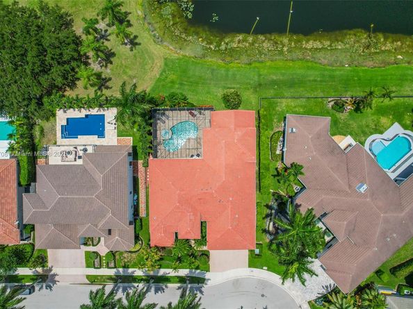 2489 Eagle Watch Ln, Weston FL 33327