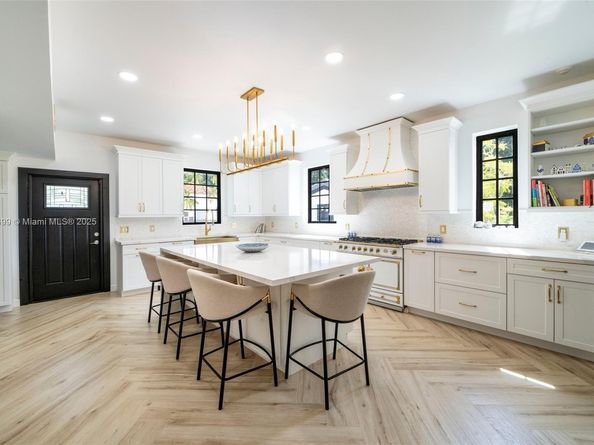 5149 Alton Rd, Miami Beach FL 33140