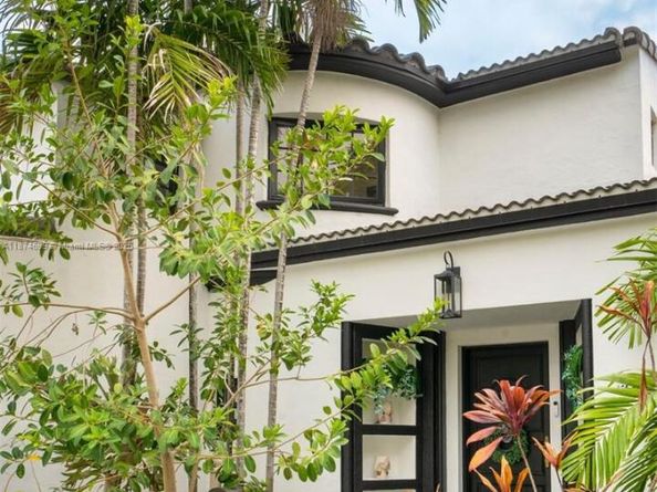 5149 Alton Rd, Miami Beach FL 33140