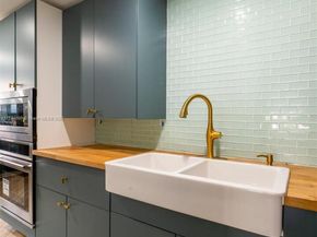 5149 Alton Rd, Miami Beach FL 33140