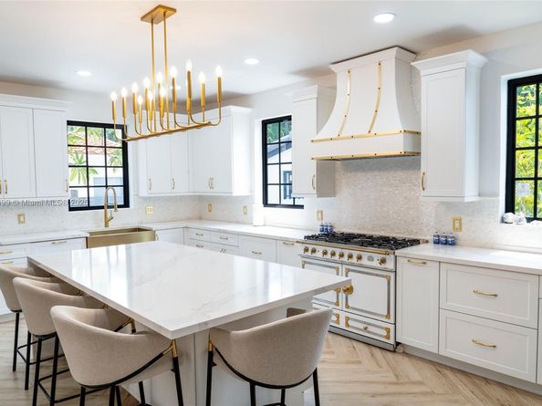 5149 Alton Rd, Miami Beach FL 33140