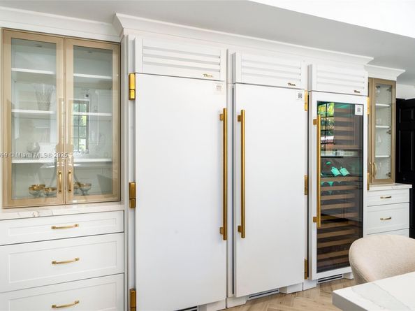 5149 Alton Rd, Miami Beach FL 33140