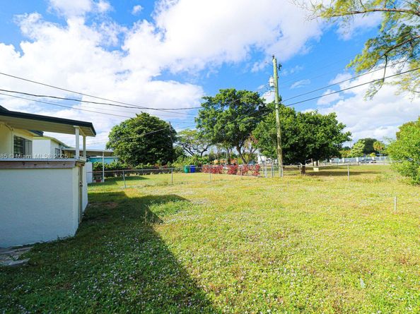 1875 NW 53rd St, Miami FL 33142