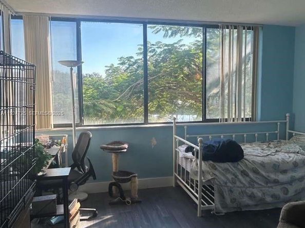 8020 Hampton Blvd 202, North Lauderdale FL 33068