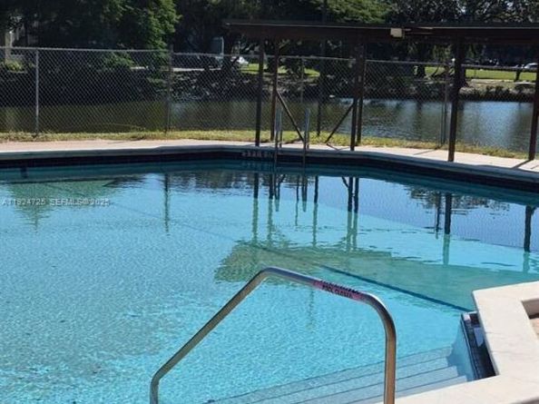 8020 Hampton Blvd 202, North Lauderdale FL 33068