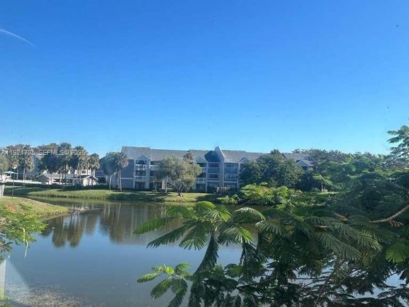 8020 Hampton Blvd 202, North Lauderdale FL 33068