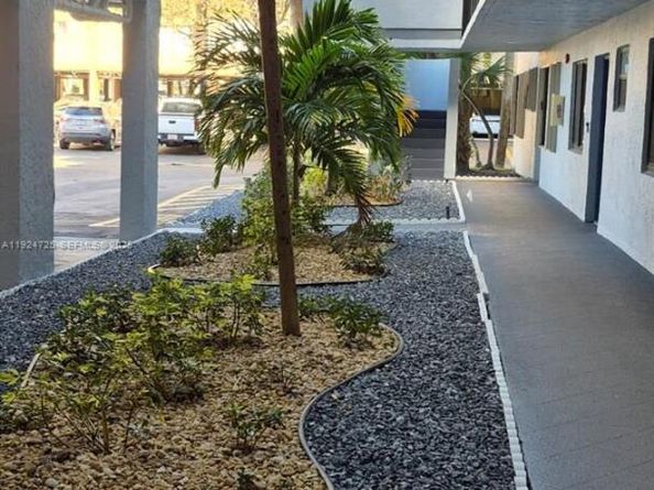 8020 Hampton Blvd 202, North Lauderdale FL 33068