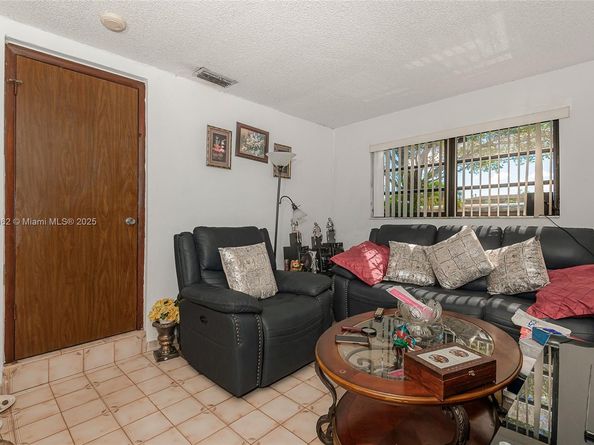 3920 W 3rd Ave, Hialeah FL 33012