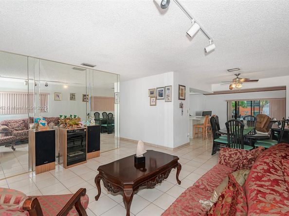 3920 W 3rd Ave, Hialeah FL 33012