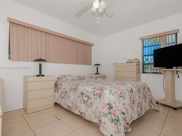 3920 W 3rd Ave, Hialeah FL 33012