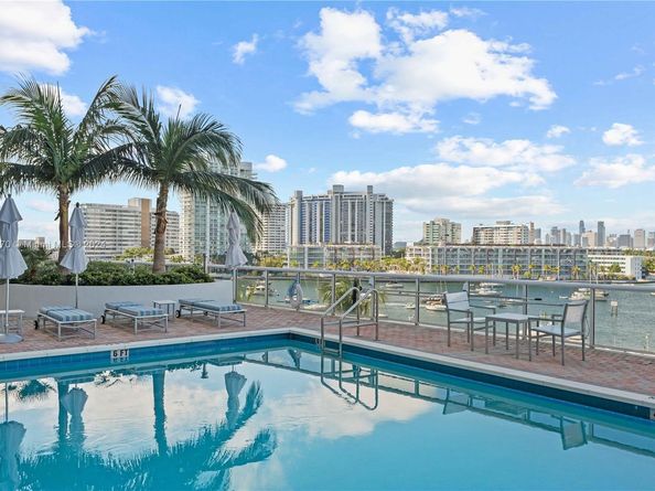 1800 Sunset Harbour Dr 1902/4 Dr 1902/4, Miami Beach FL 33139